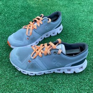 ON CLOUD RUNNING X - Women’s Running Shoes - SIZE 8.5